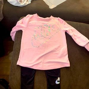 Nike Bundle matching set and pull over sweatshirt